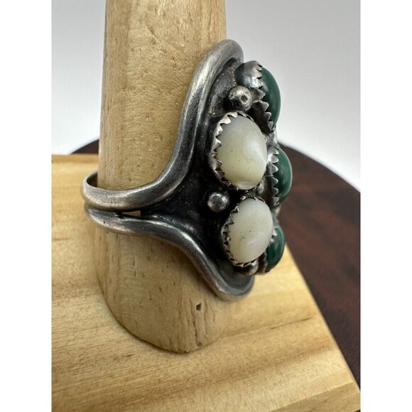 Vintage Sterling Silver Malachite & Mother of Pearl Saddle Ring Size 11.5 - Picture 2 of 8